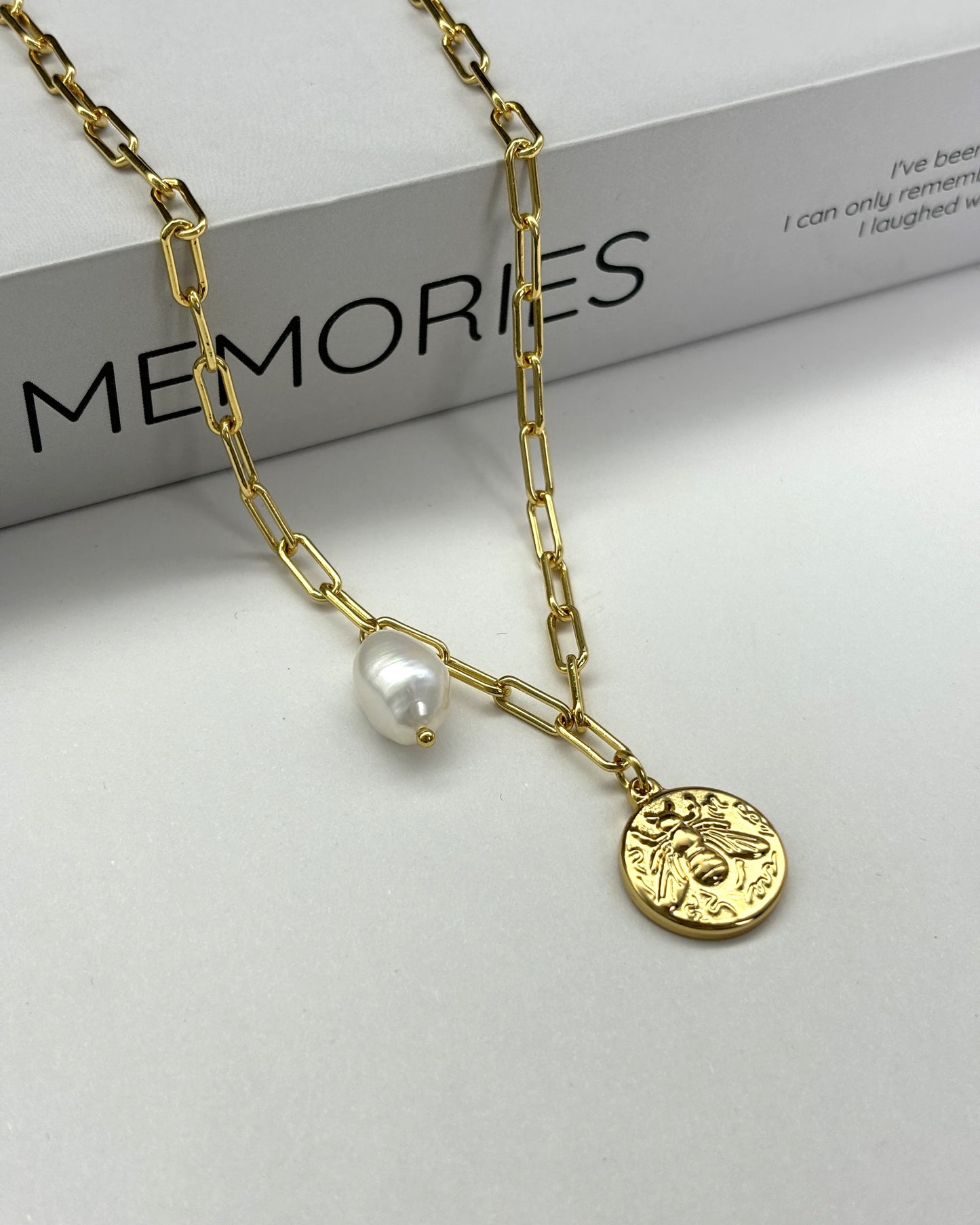 Retro round brand design pearl pendant