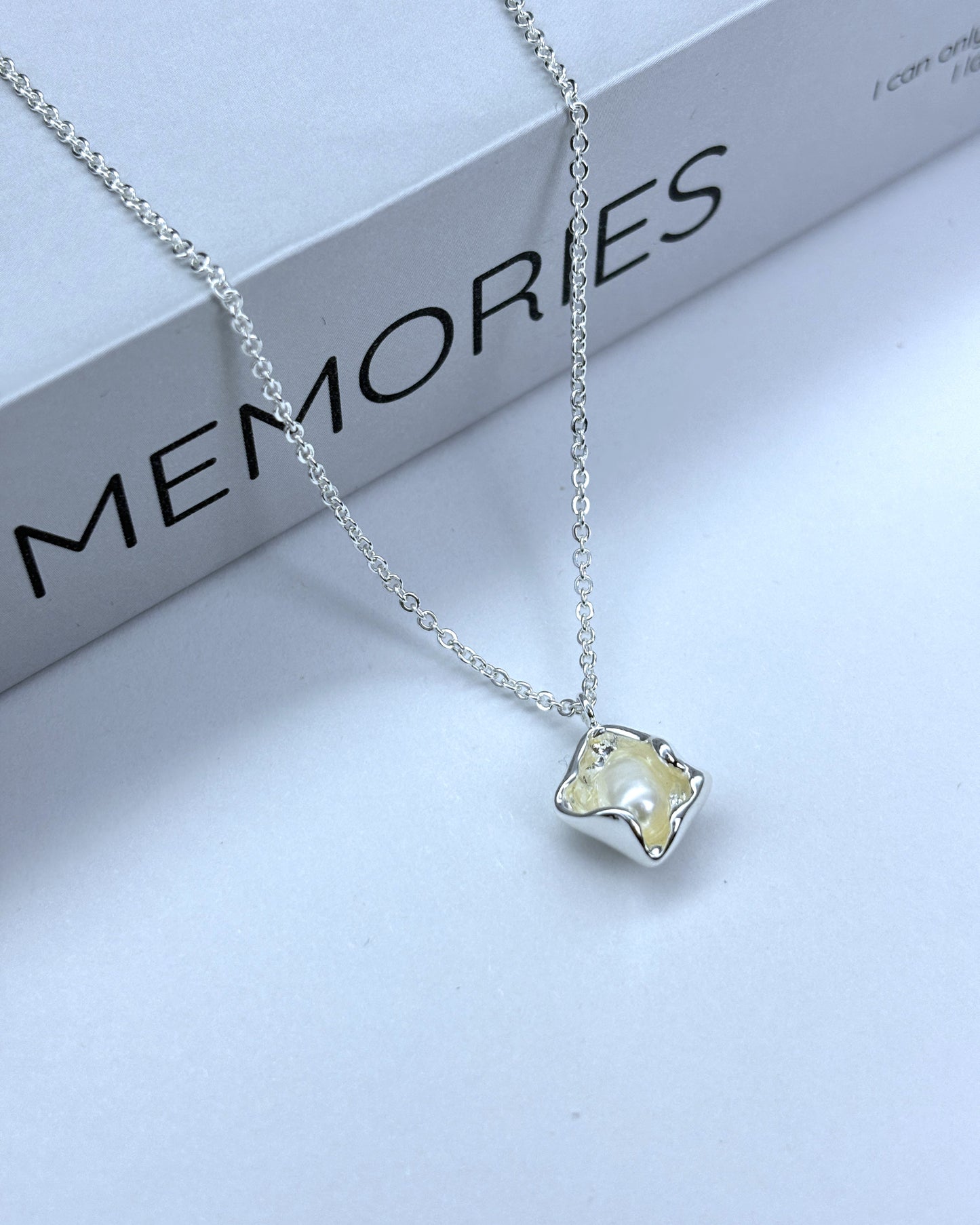 Package Geometric Design Pearl Hoisting