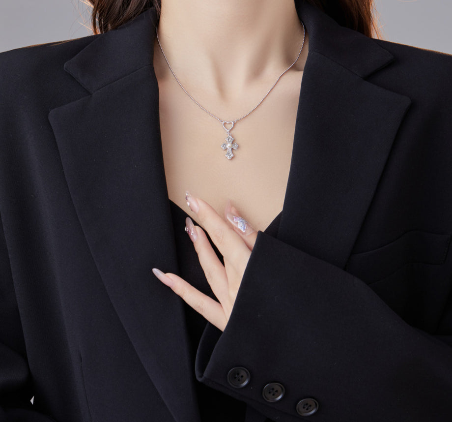 Niche light luxury love cross pearl pendant
