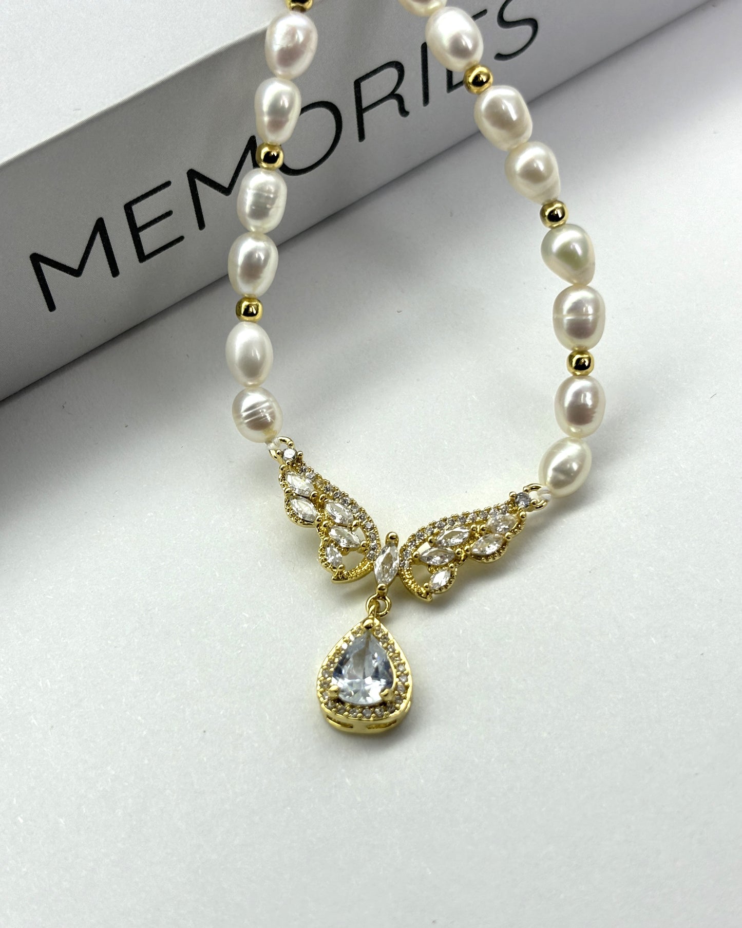 Natural water drop pearl necklace