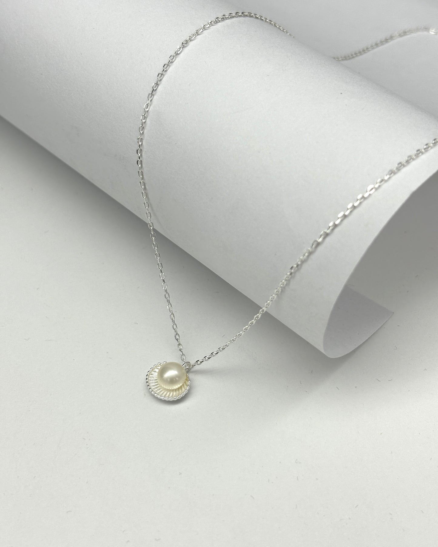 French retro gentle temperament simple shell natural freshwater pearl necklace