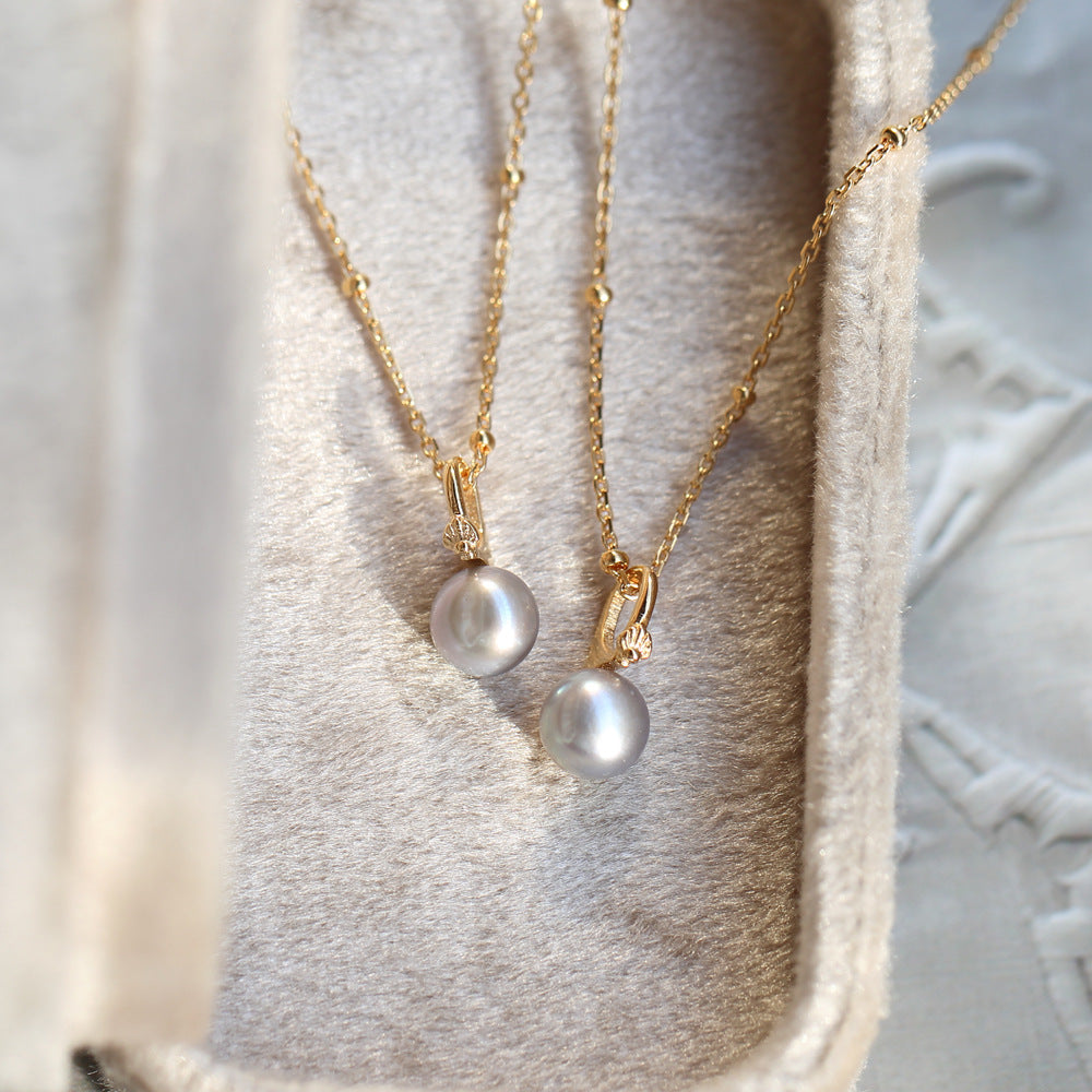 Natural grey pearl pendant.
