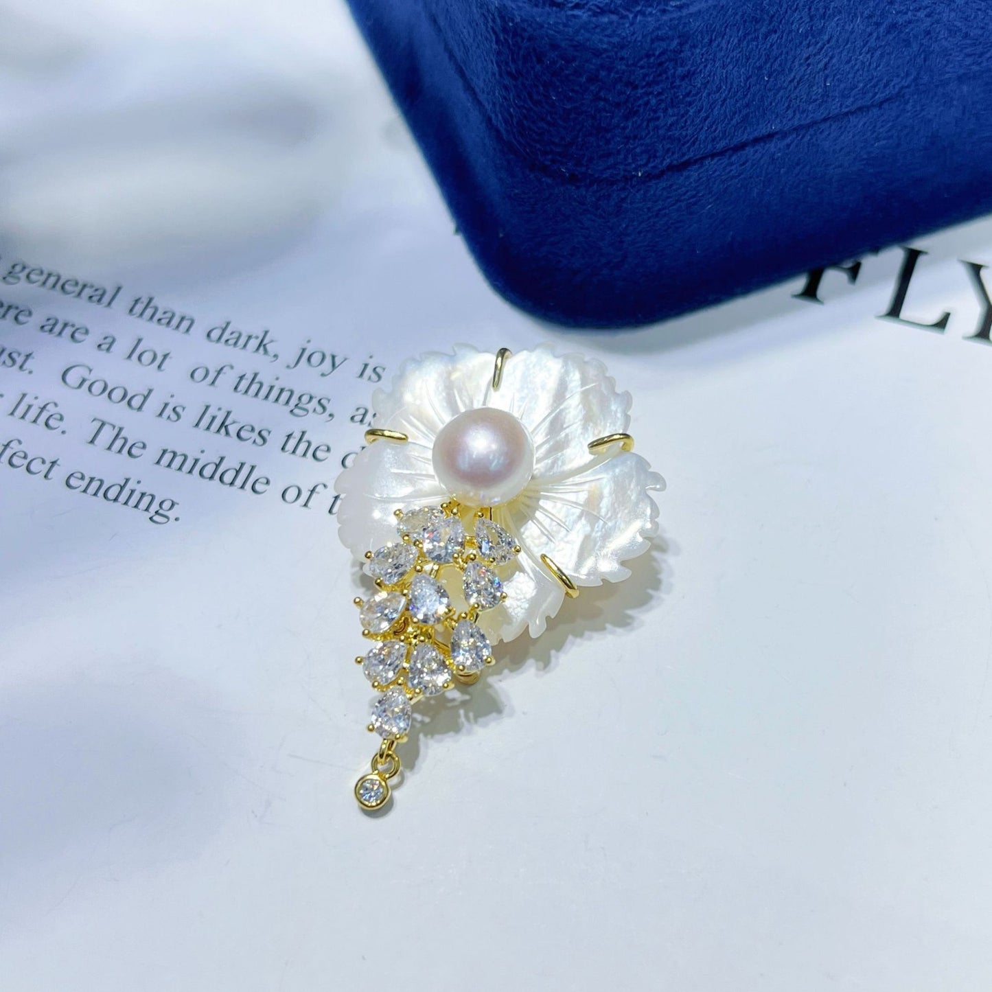 Natural Pearl Three-dimensional Flower Design Brooch