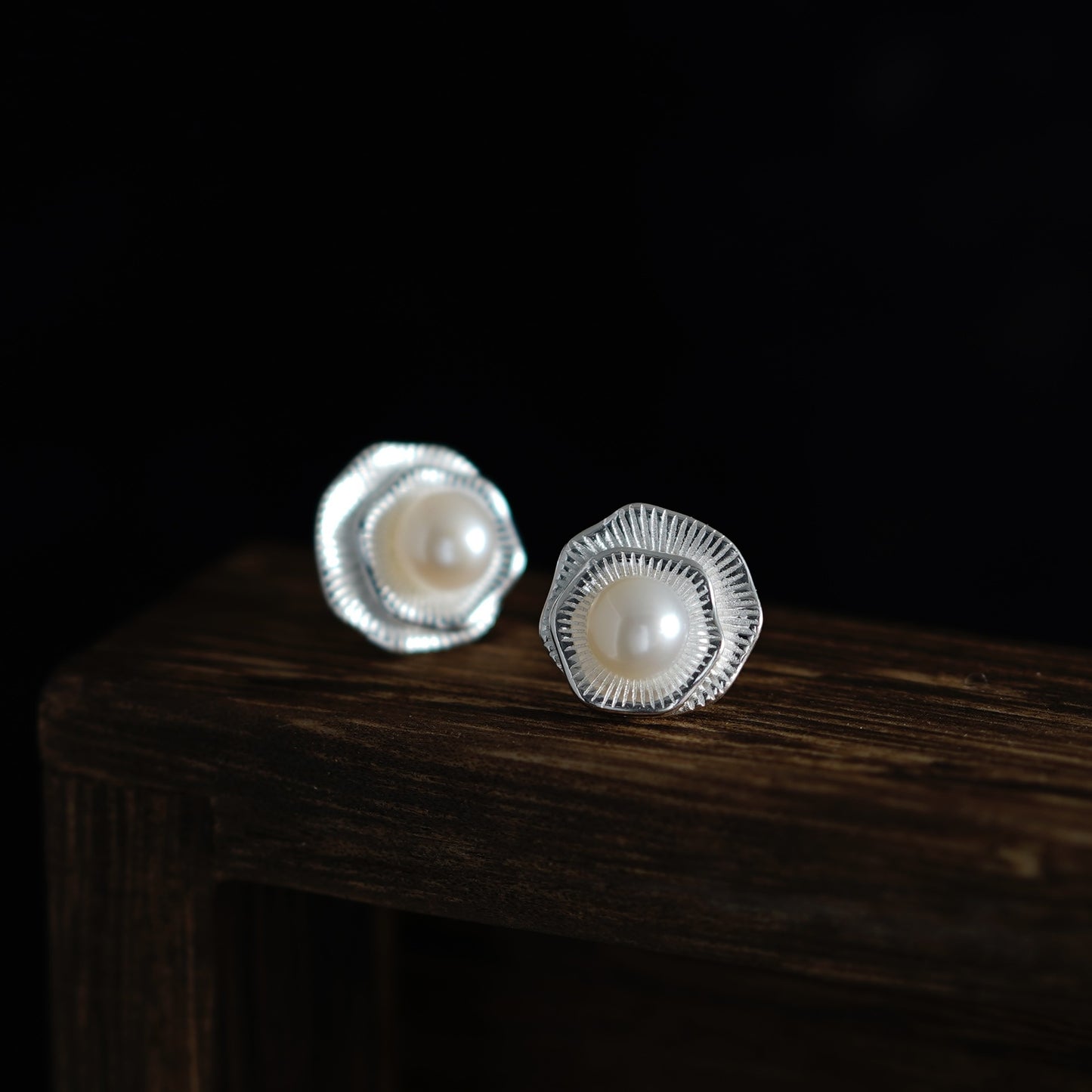 Double lotus design pearl stud earrings