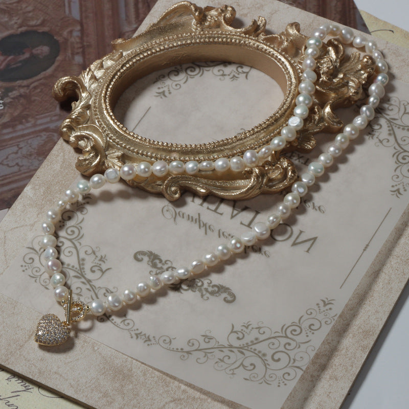 Love pendant design pearl necklace