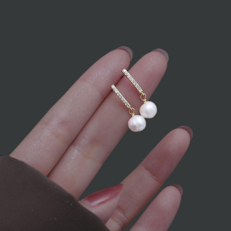 Simple design fringed pearl stud earrings