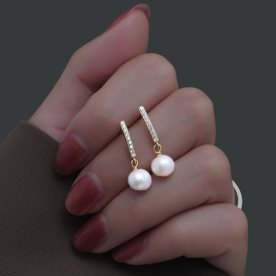 Simple design fringed pearl stud earrings