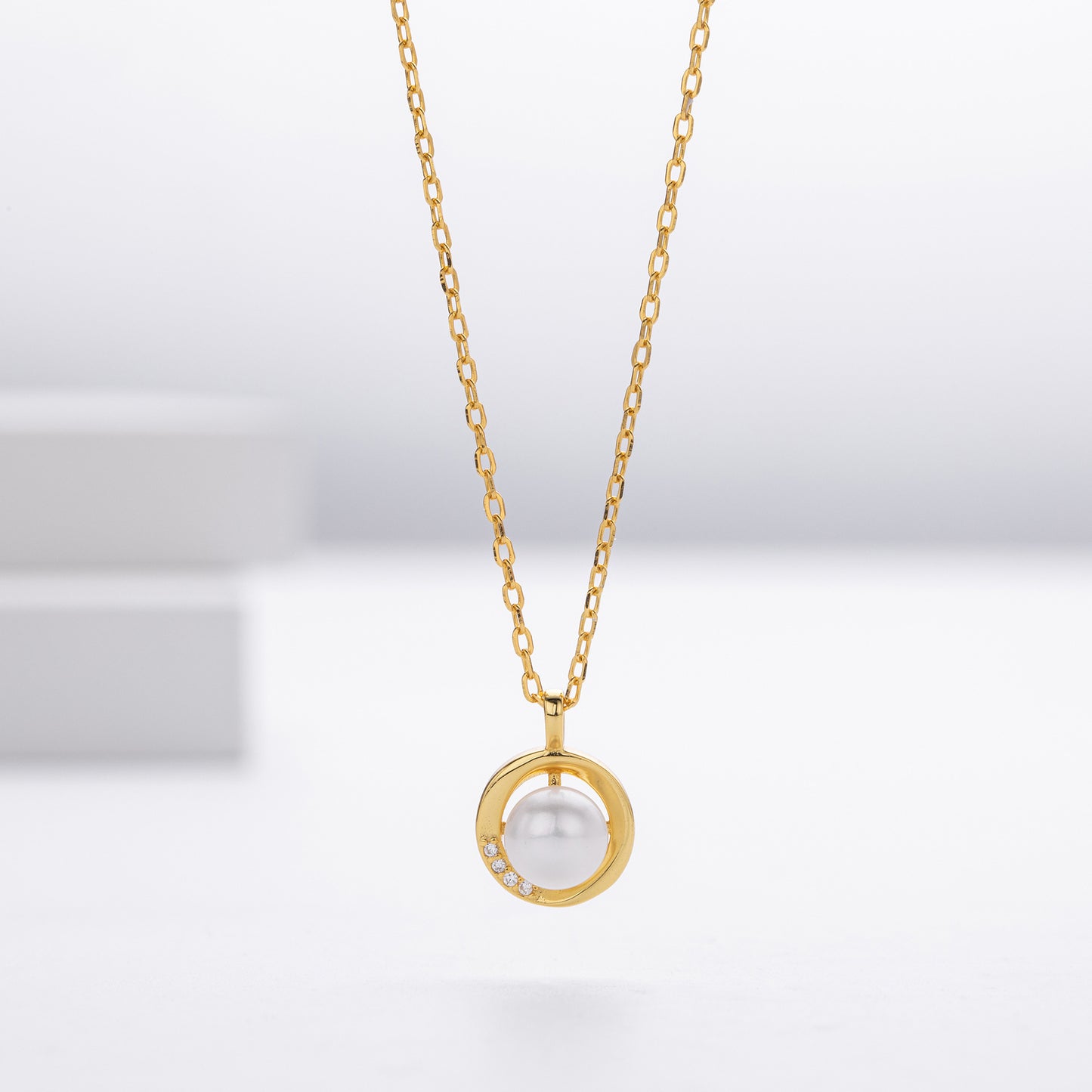 Natural Pearl Fashion Design Silver Necklace