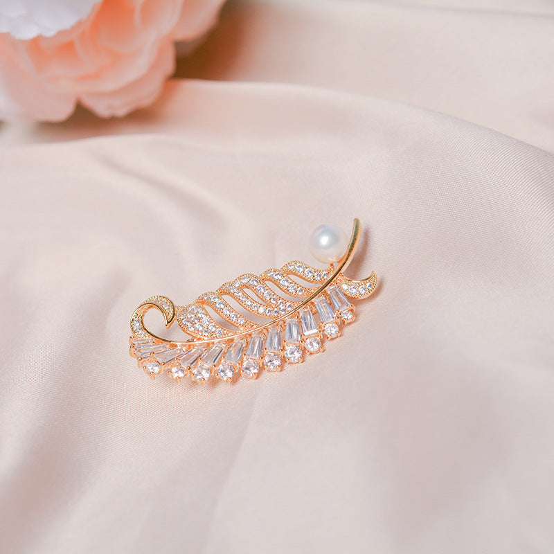 Natural Pearl Feather Design Retro Brooch