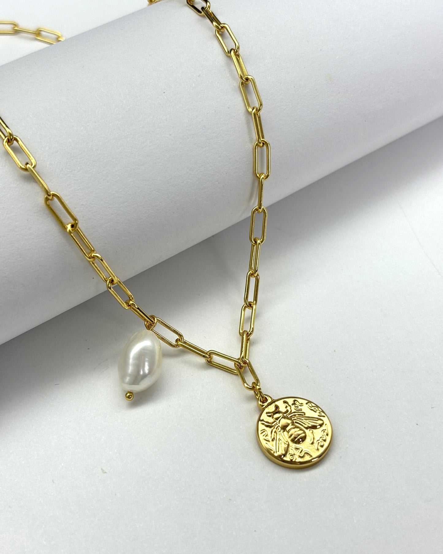 Retro round brand design pearl pendant