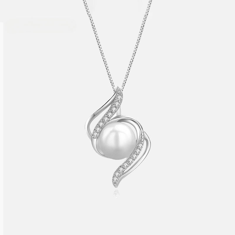 Water drop type natural pearl necklace