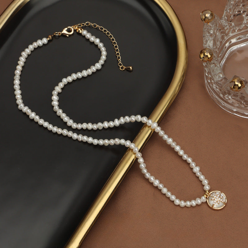 Baroque design pearl necklace