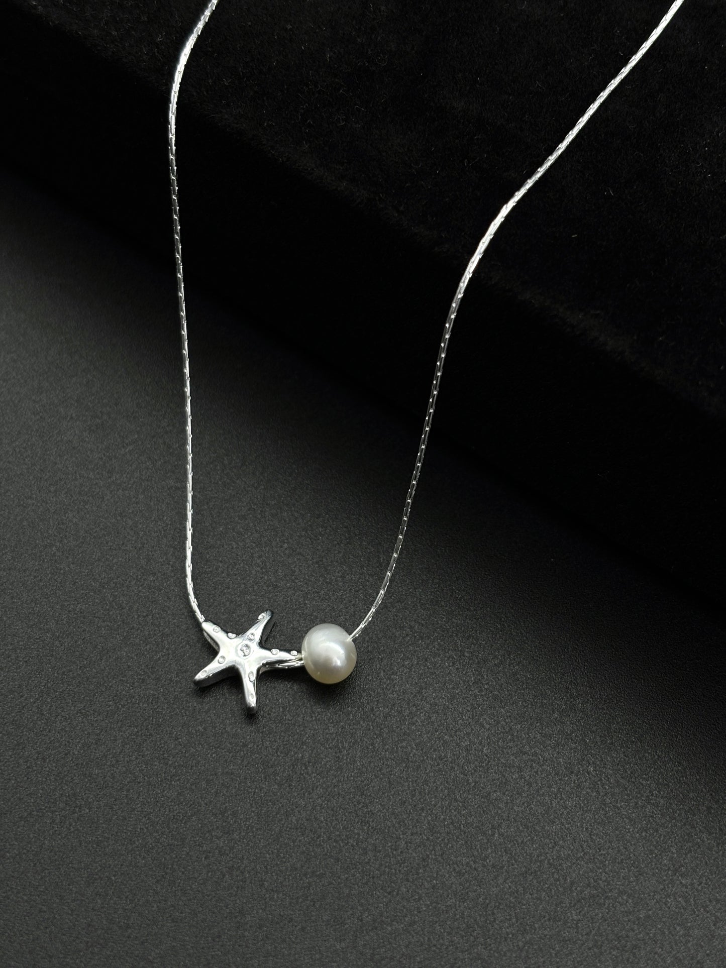 Starfish design pearl necklace