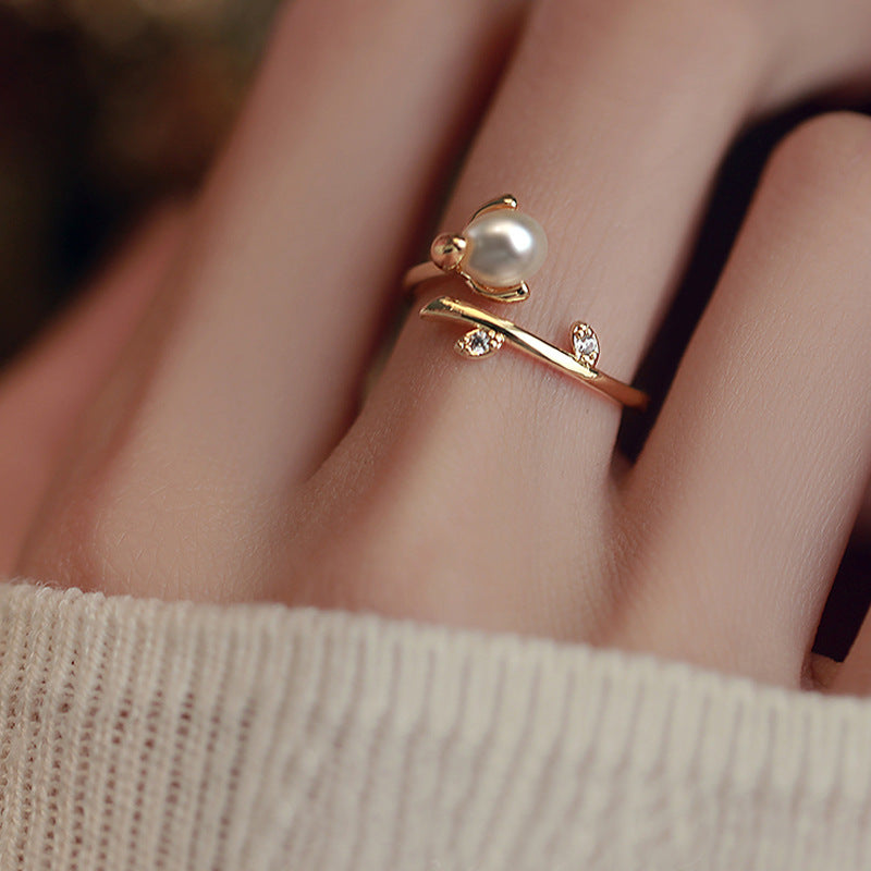 Flower pearl ring