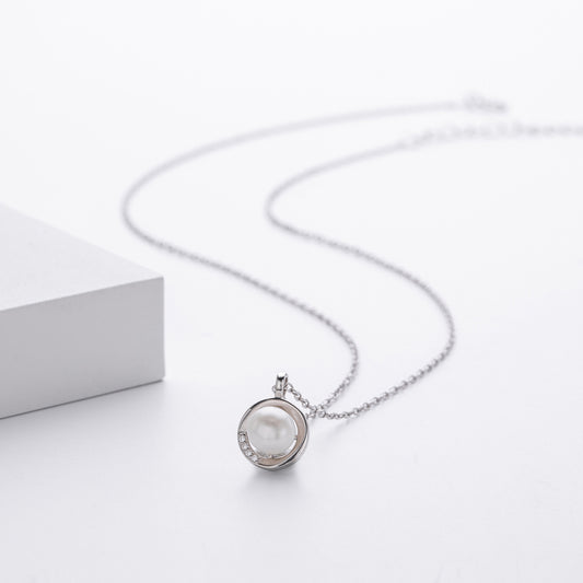 Natural Pearl Fashion Design Silver Necklace