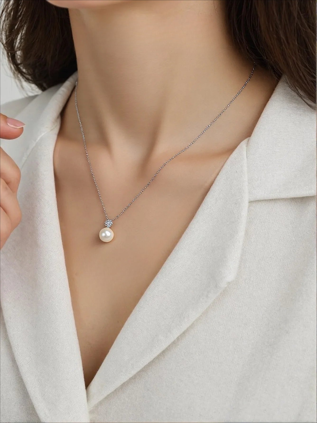 Shining Light Pearl Pendant
